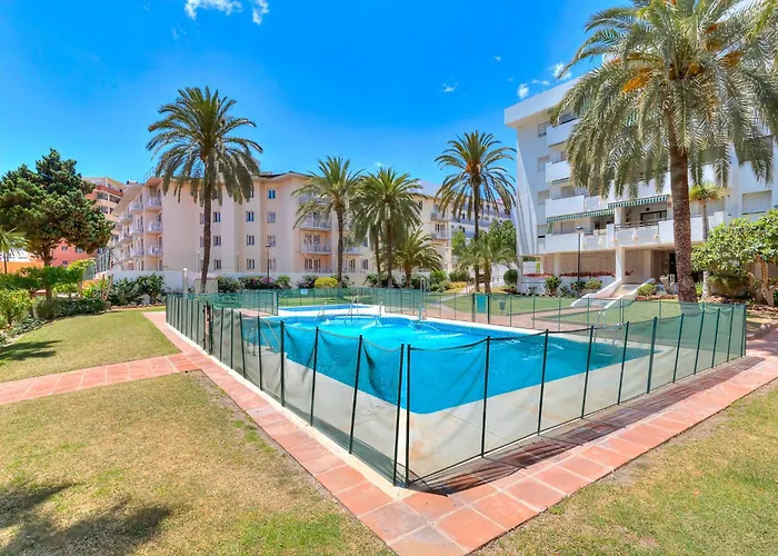 Solana Carihuela Playa Parking Terrace