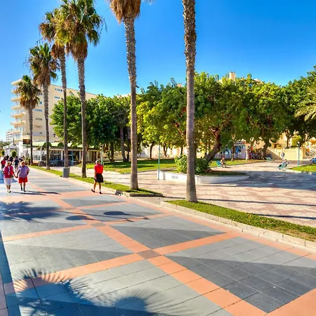 Solana Carihuela Playa Parking Terrace * Торремолинос