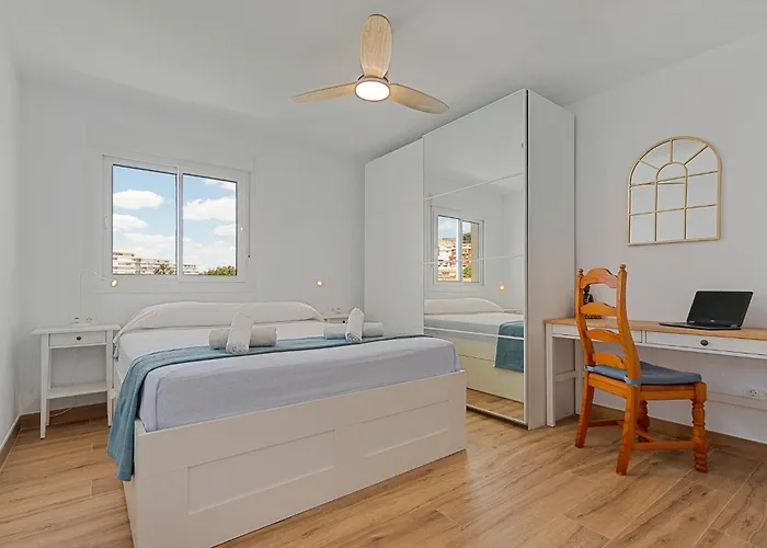 Solana Carihuela Playa Parking Terrace