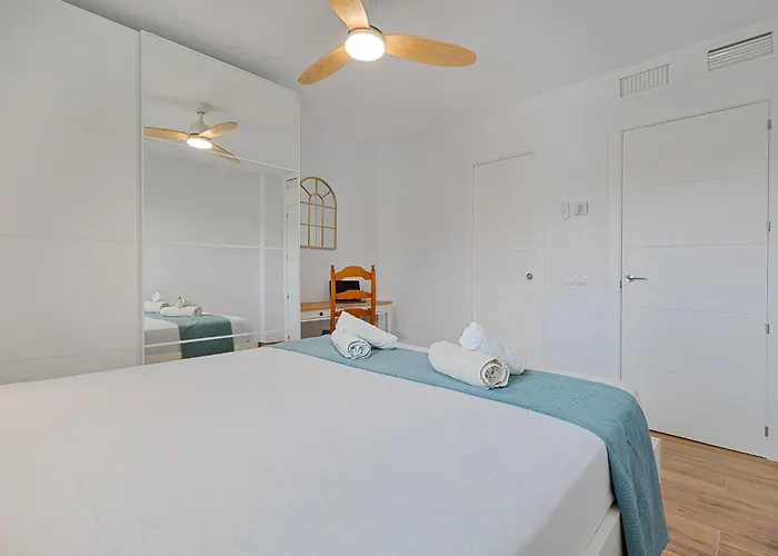 Solana Carihuela Playa Parking Terrace Торремолинос