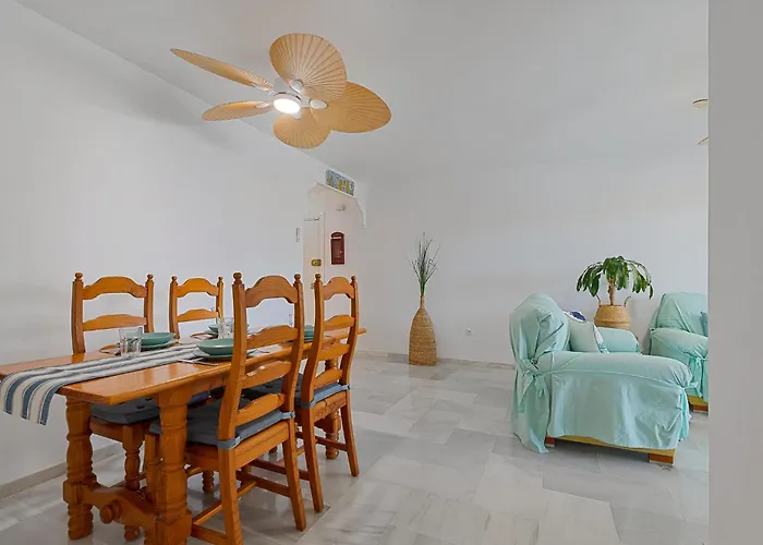 Solana Carihuela Playa Parking Terrace * Торремолинос